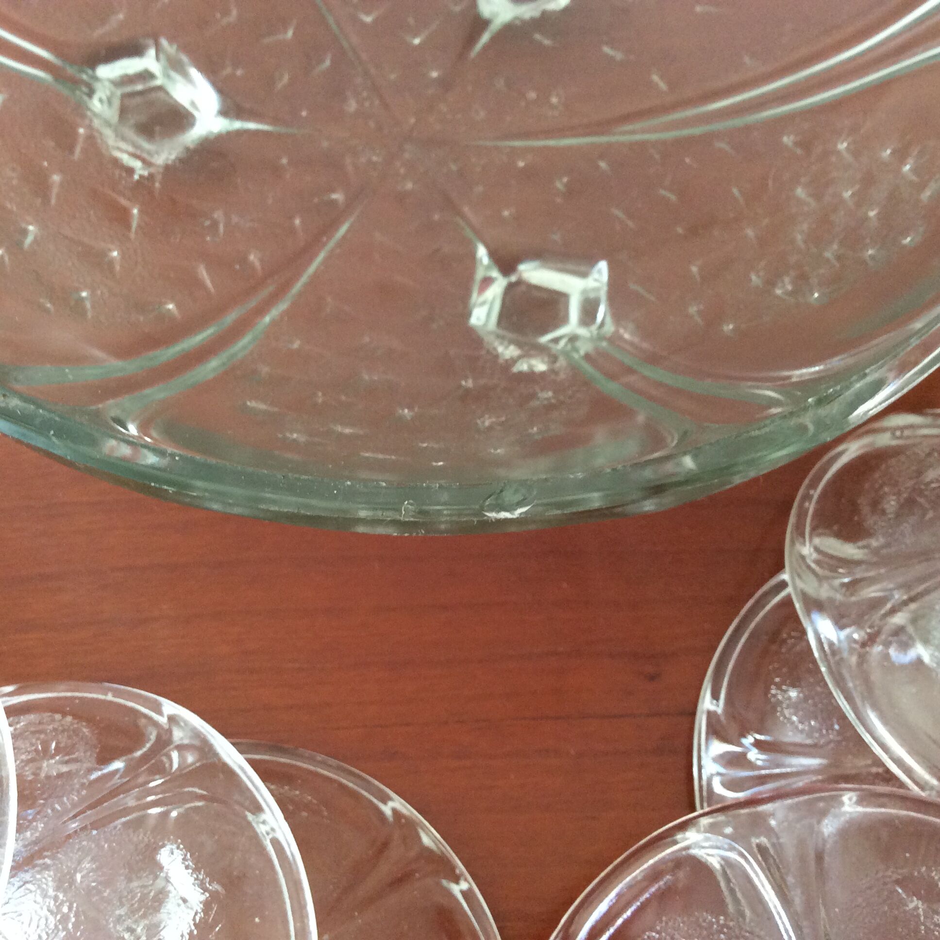 Fruit salad set on 3 glass feet (bowl and 7 cups)