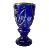 Vase en verre bleu cobalt finement ciselé dorures décor floral émaillé