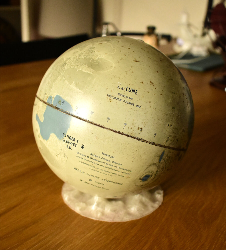 Globe "The Moon" Replogle Globes Inc. Chicago USA 1966