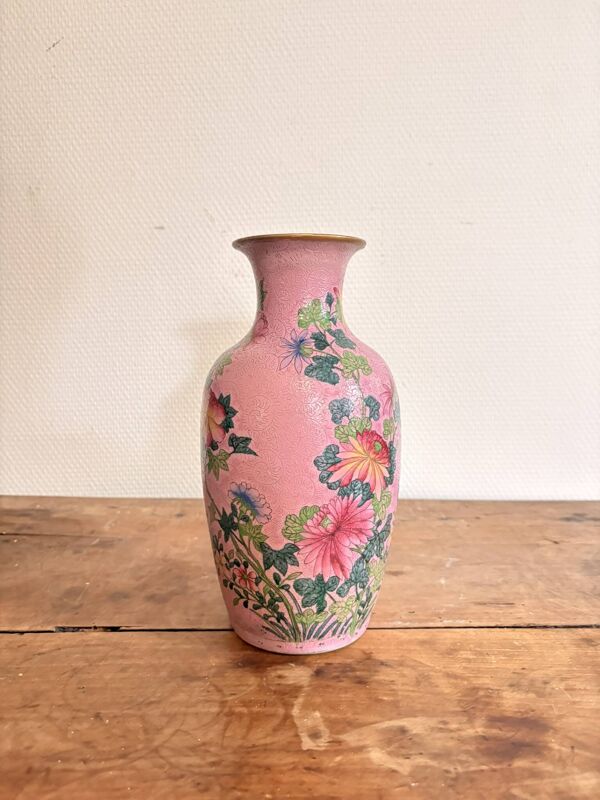 Vase chinois en porcelaine rose canton famille rose décor pivoines, Chine