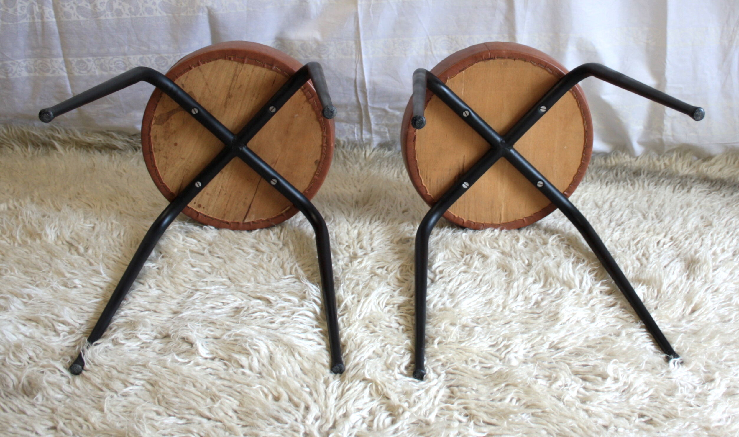 Duo de tabourets métal et skaï