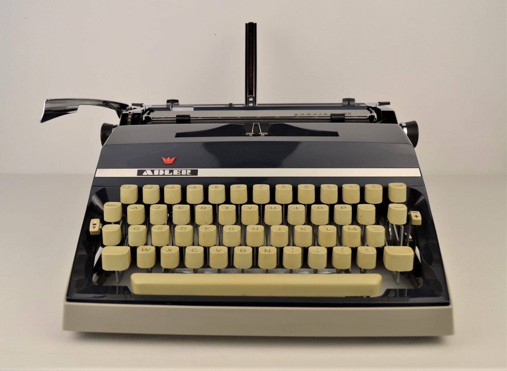 ADLER portable typewriter "Gabriele 35" - New Ribbon