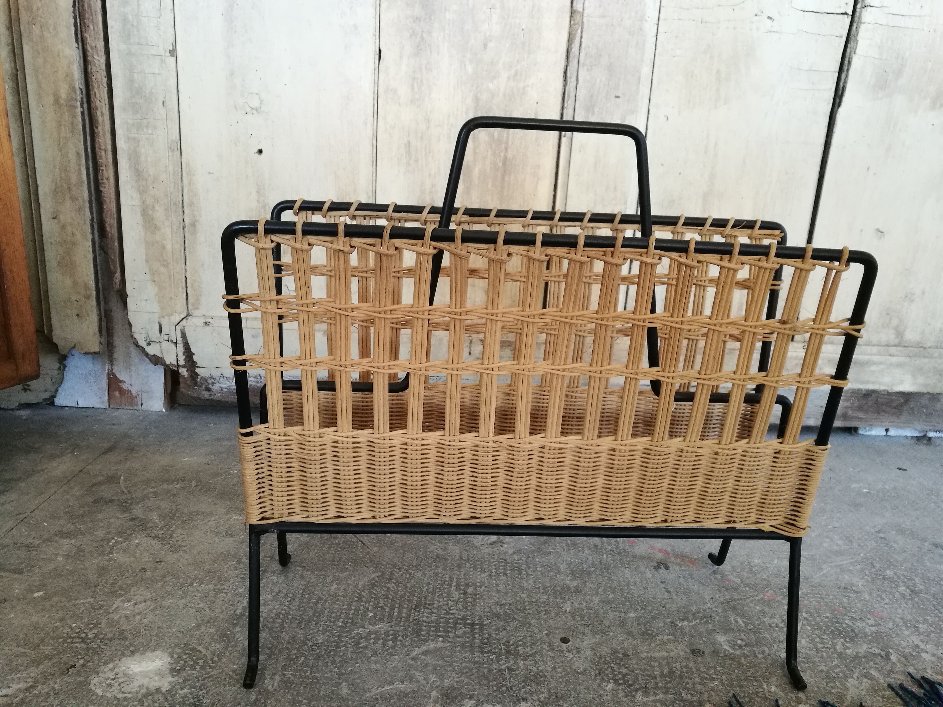 Porte-revue fer et rotin