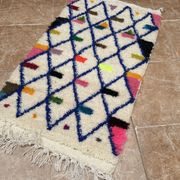 Small handmade Moroccan rug, small Beni Ouarain rug in Berber wool,