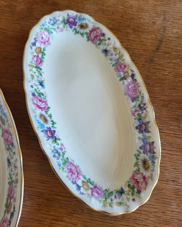 Limoges Bernardaud. Ensemble de 2 Raviers en porcelaine