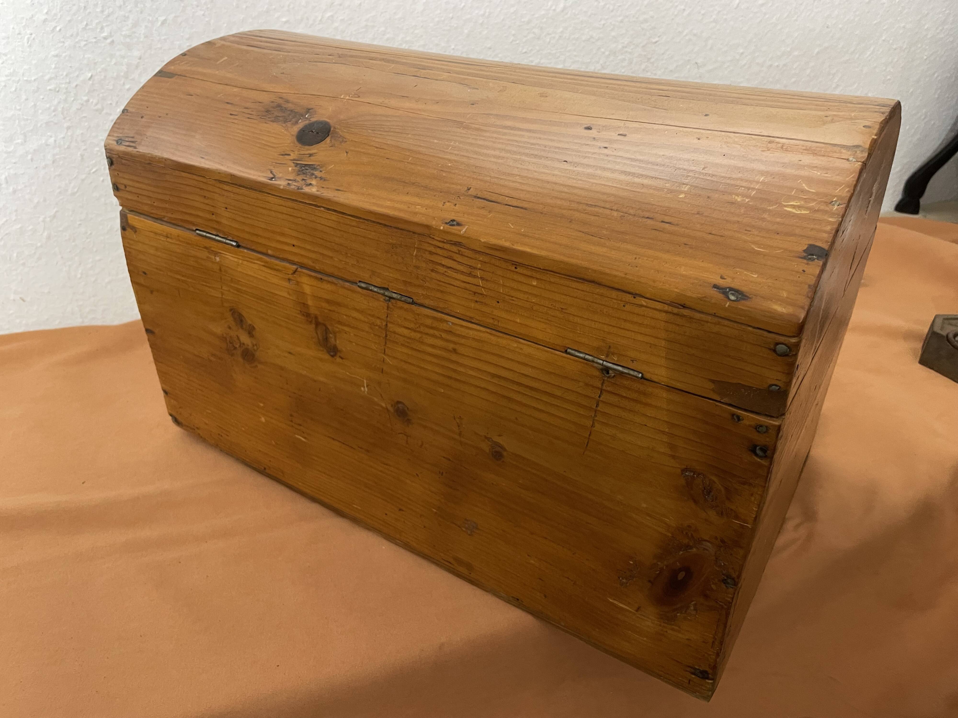 Old travel trunk, with 3 small drawers