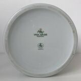 Vista Alegre porcelain covered pot with floral decoration in the style of the Compagnie des Indes