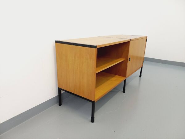 Enfilade vintage ARP Minvielle par Guariche Mortier Motte en bois clair et métal noir des