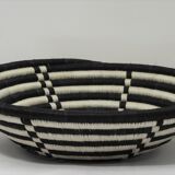 African mural basket