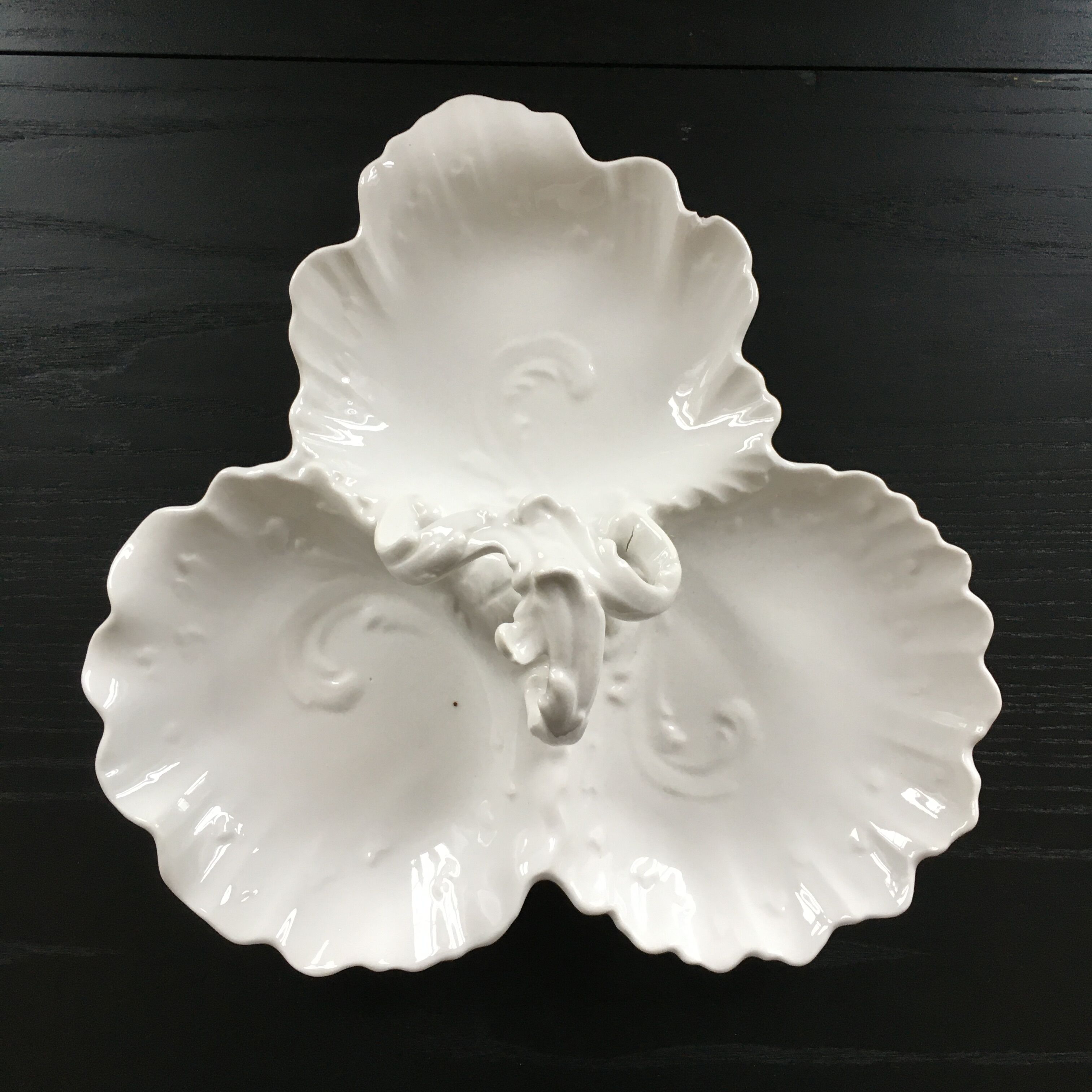 Aperitif serving dish