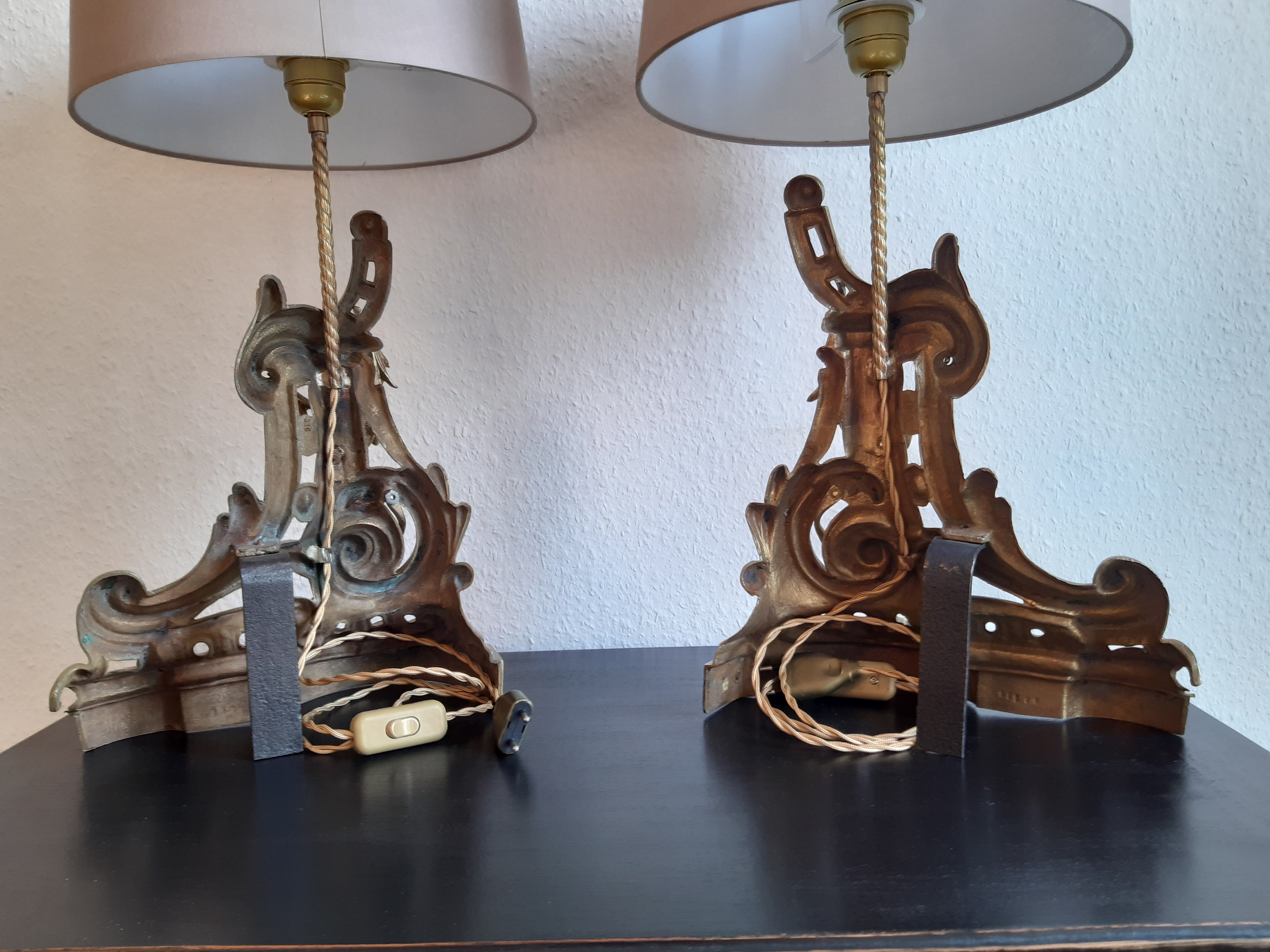 Paire de lampes anciennes en bronze style Louis XV Chenets d'époque XIX ème