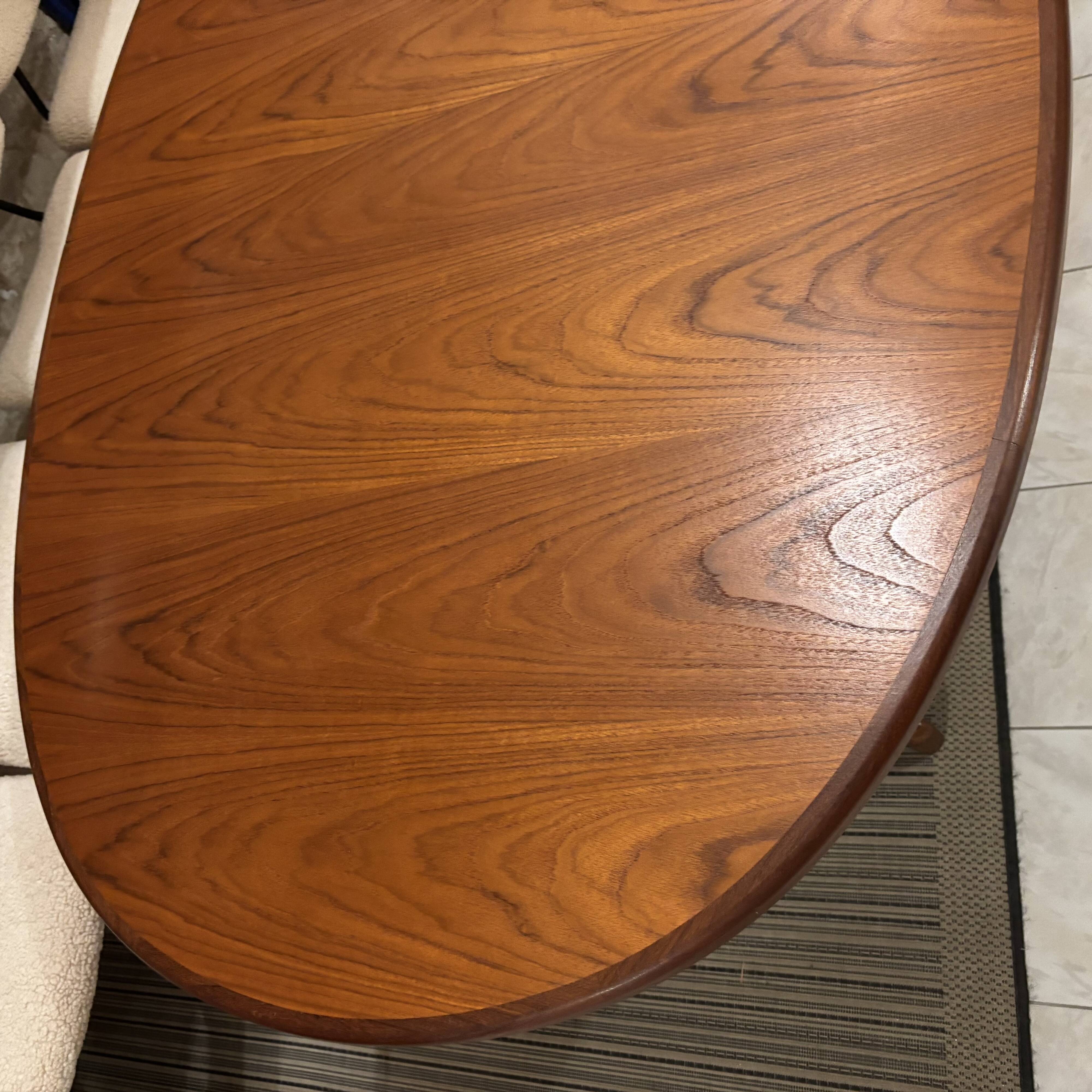 Table à manger scandinave ovale en teck avec rallonge centrale