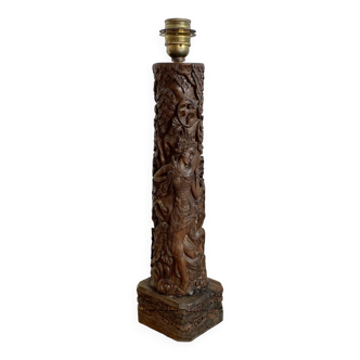 Pied de lampe en bois exotique sculpté