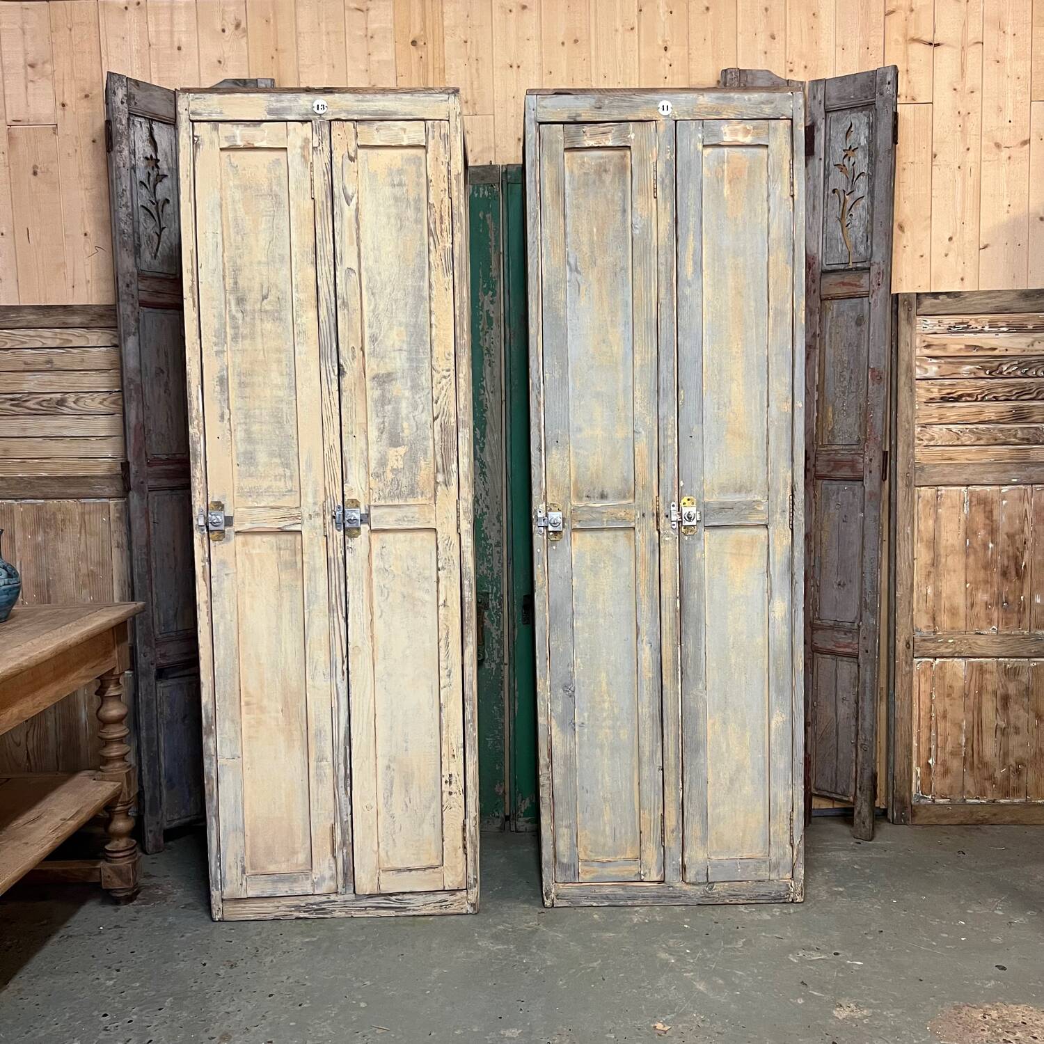 Patinated workshop locker N.41