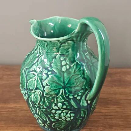 Vintage Wedgwood pitcher in green majolica - Vine and grape.