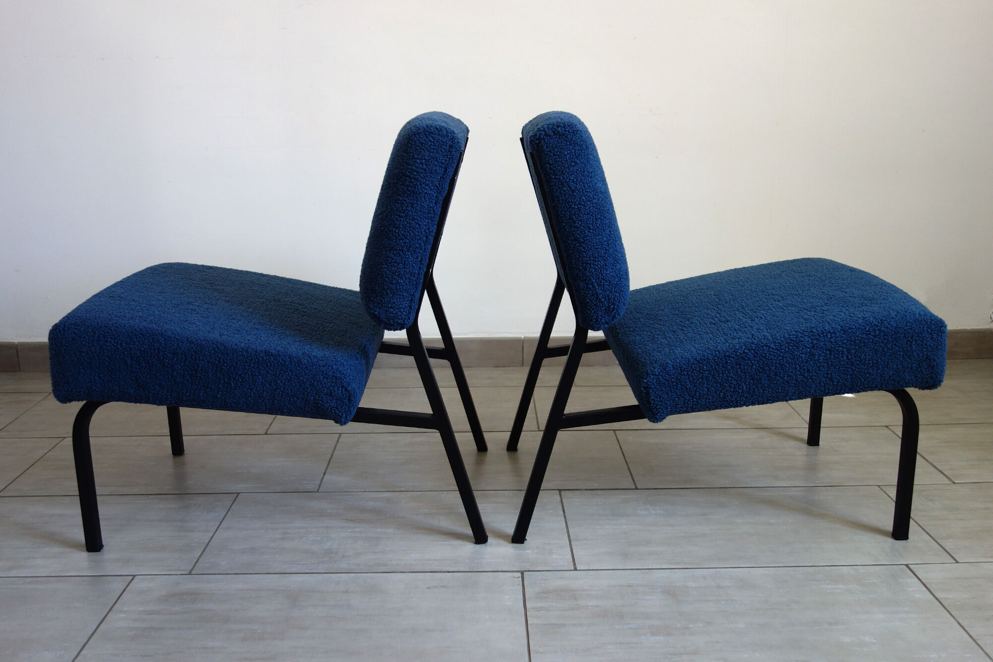 Pair of minimalist reupholstered seats from the 60s/70s