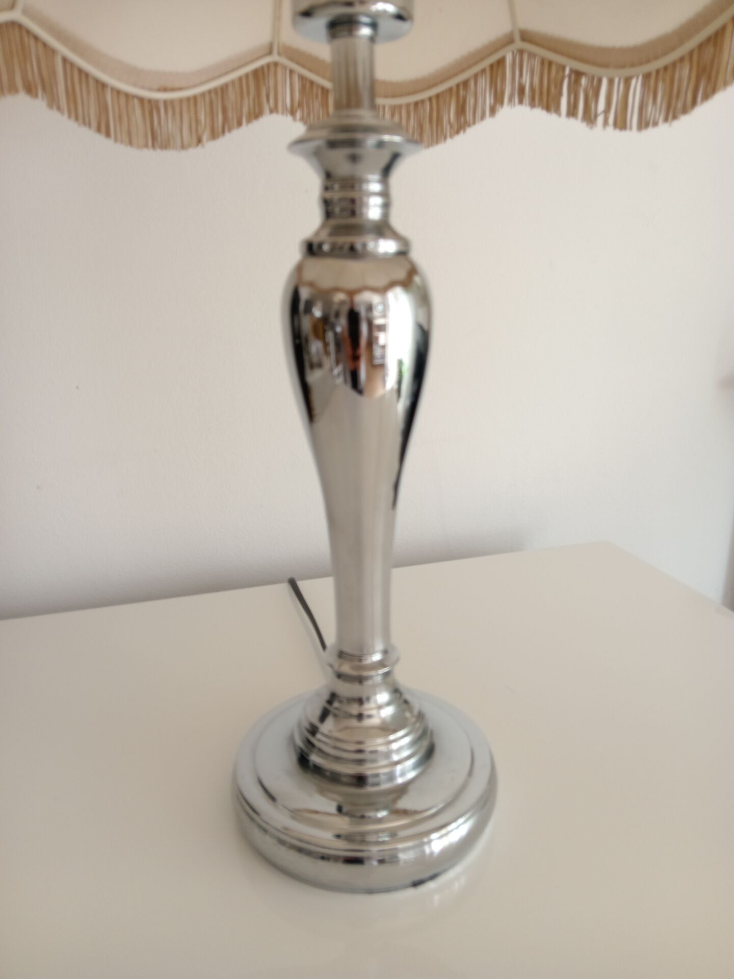 Table lamp