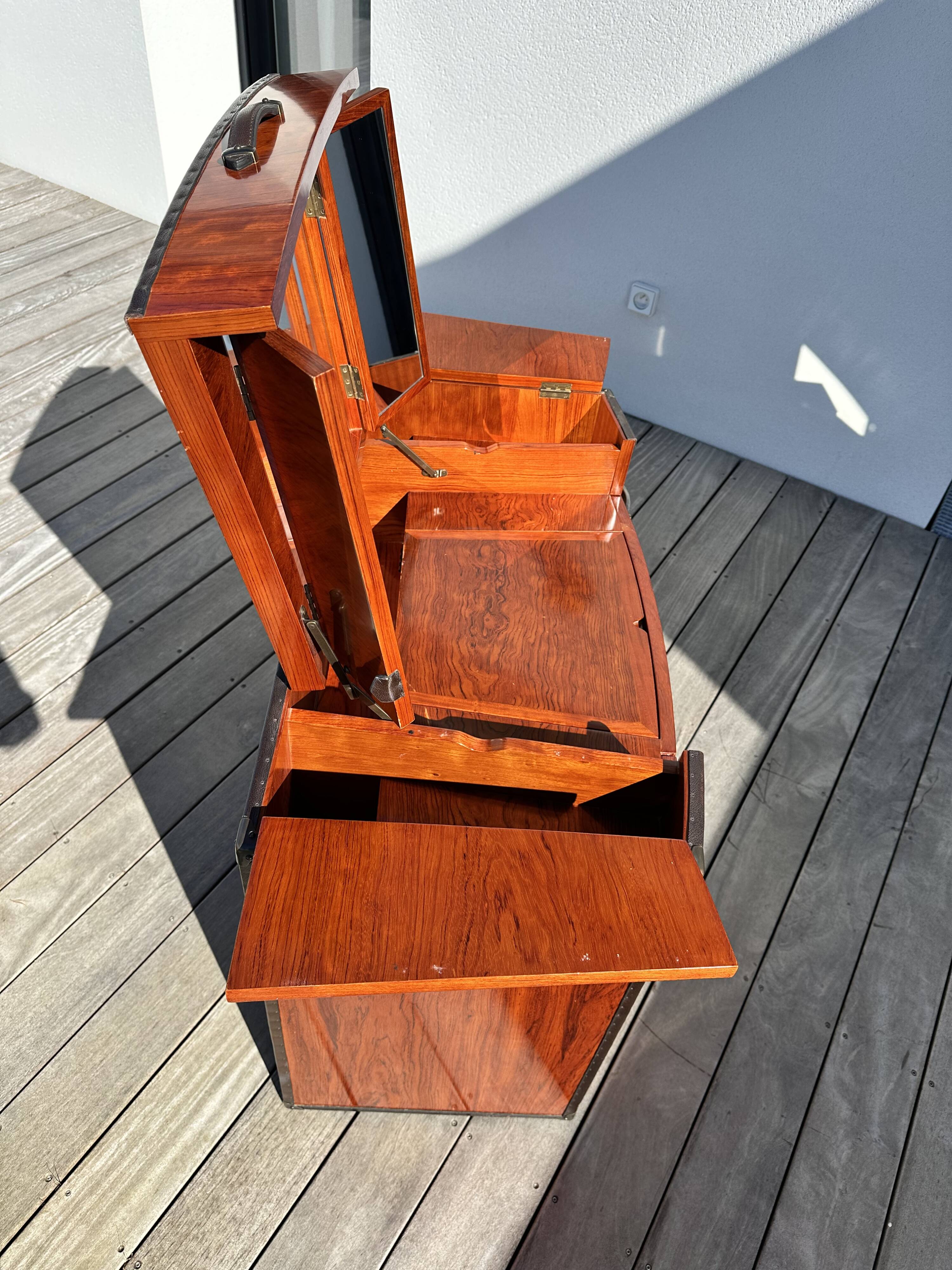 Starbay “La Désirade” exceptional dressing table – the elegance of a trunk