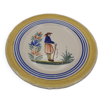 Ancienne assiette henriot quimper / personnage breton