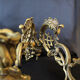 Paire d'appliques antique de piano Français bronze, bougeoirs, signé L Pinet 102, régence d’empire rococo