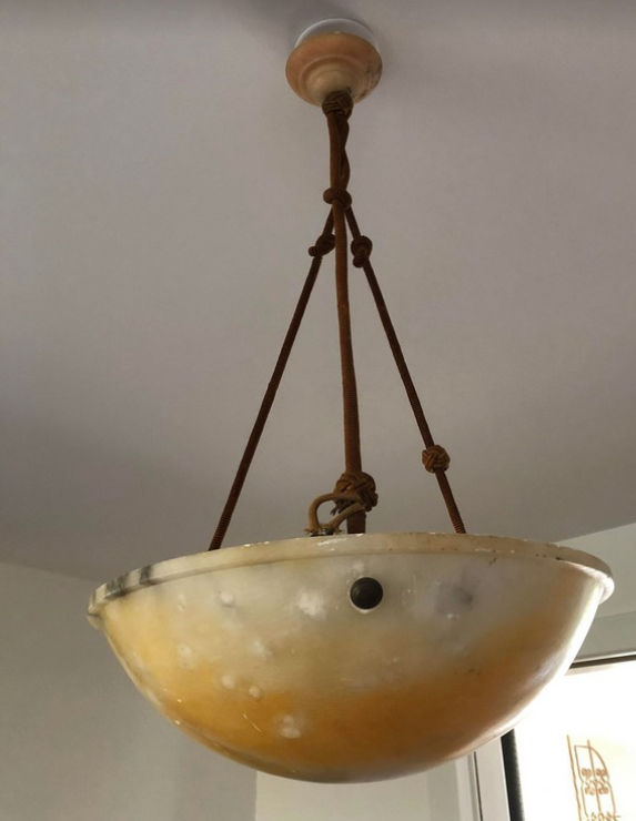 Suspension en albâtre