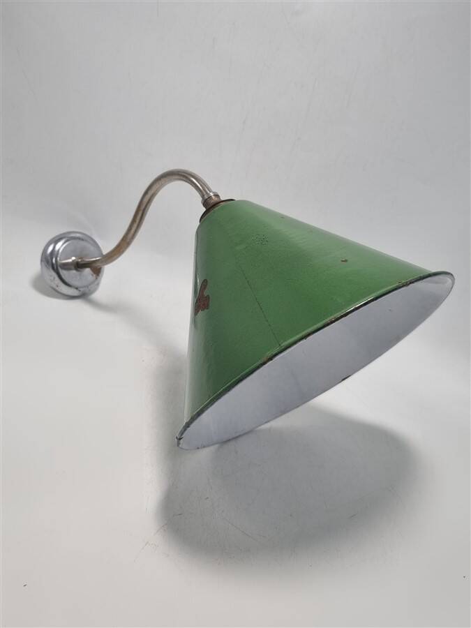 Enameled sheet metal wall light