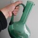 Carafe en verre vert de fabrication italienne 1960s