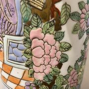 Vase en porcelaine émaillé XX siècle