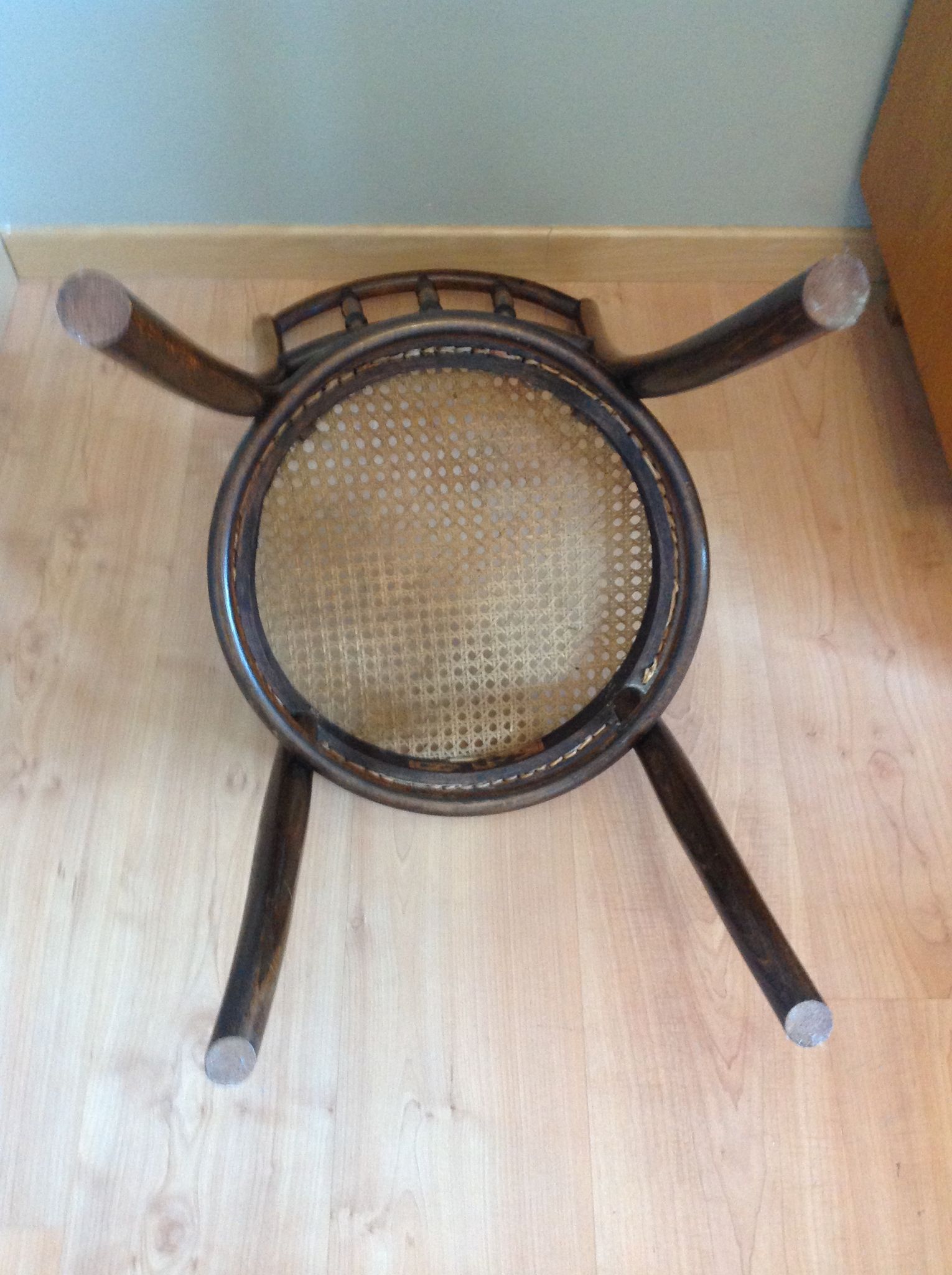 Chaise bistrot Fischel avec assise cannée vintage années 20/40