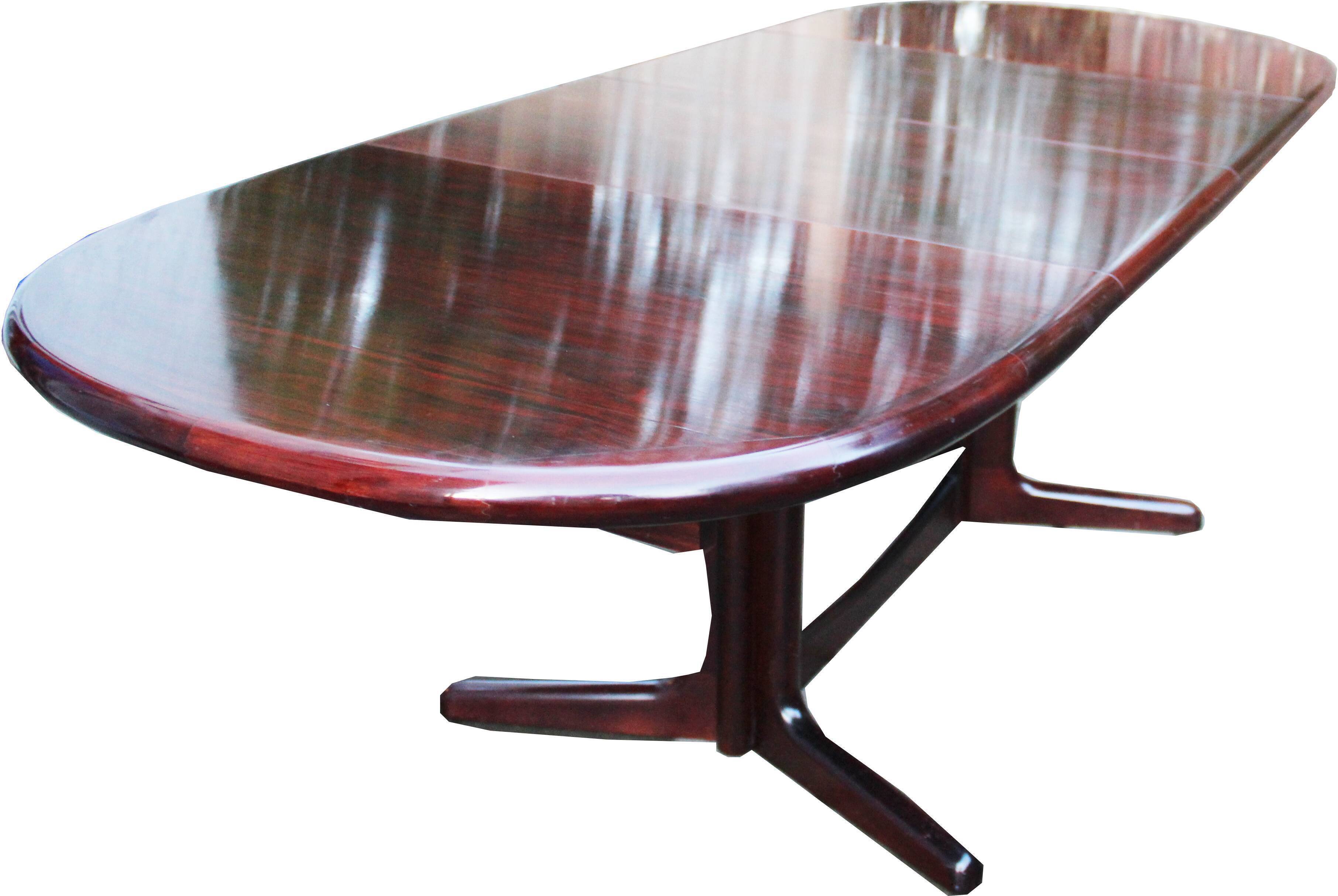 Midcentury extendable rosewood  dining table by edvard valentinsen