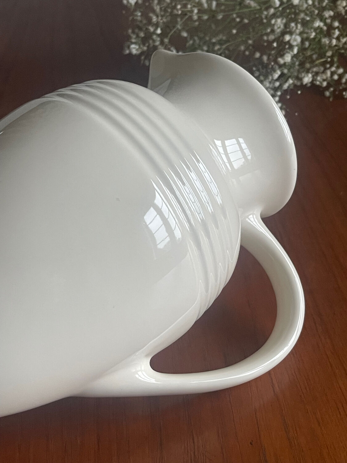 Ceramic jug Le Creuset.