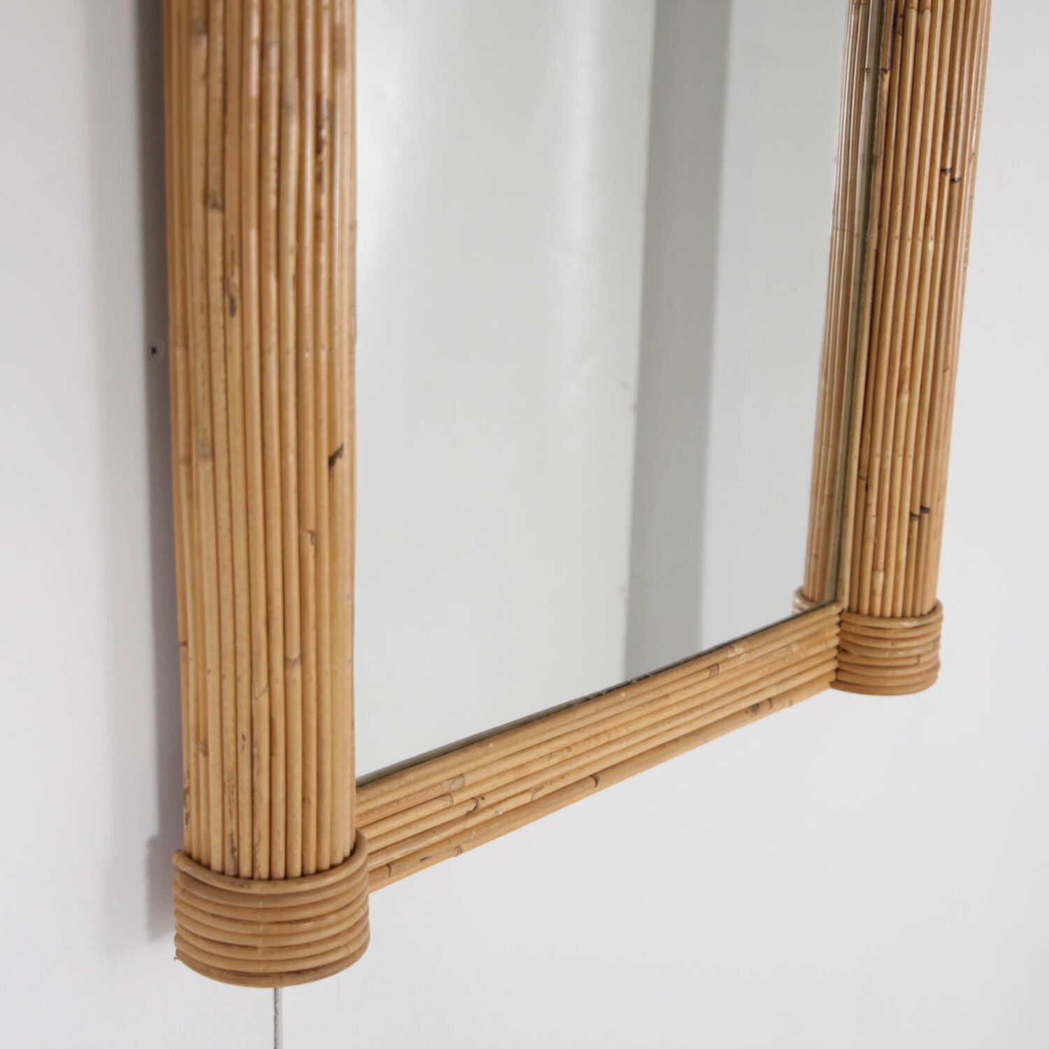 Lighted mirror in rattan 100x80cm