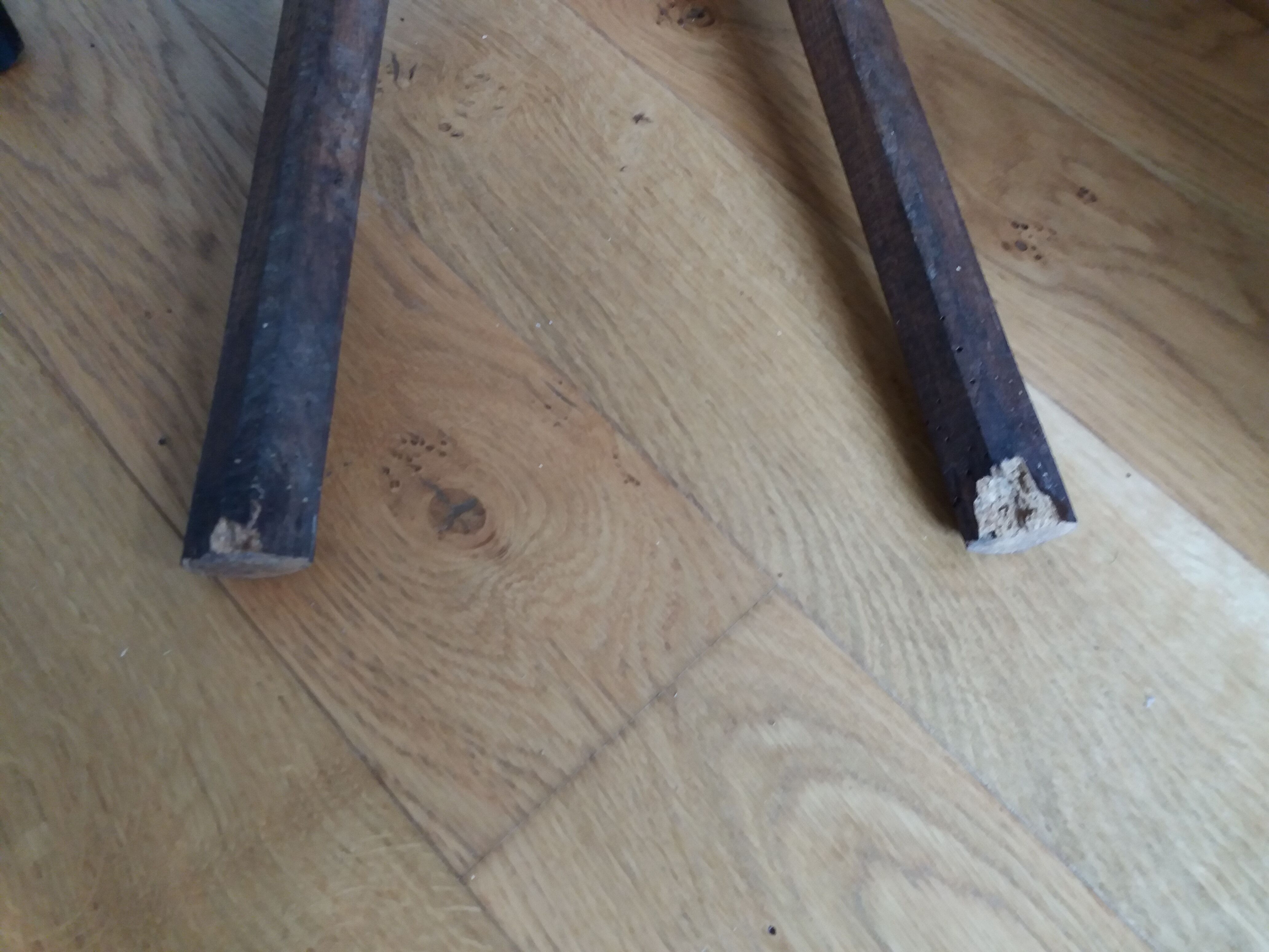 Tripod cowherd stools