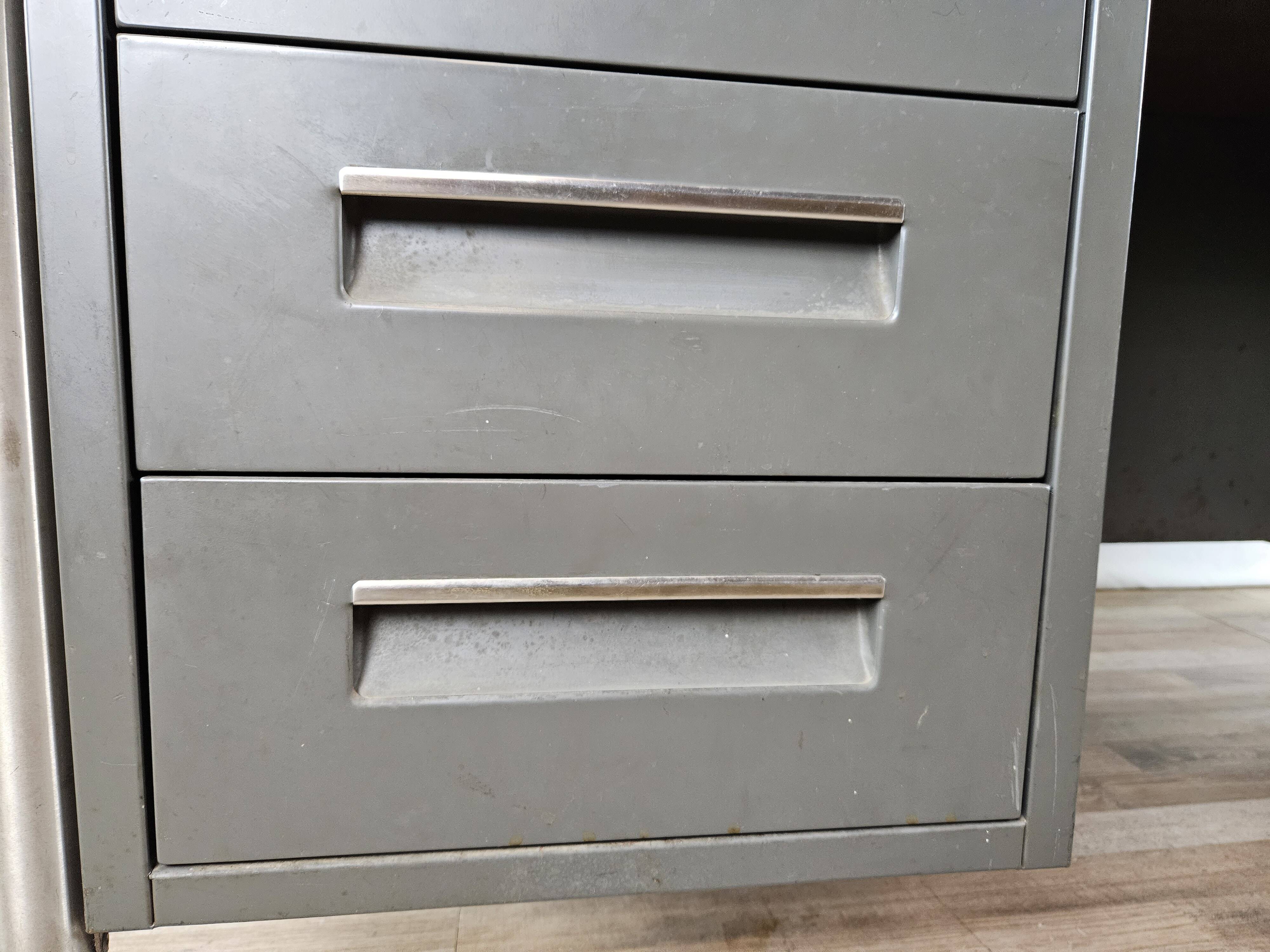 Bureau de direction avec plateau en stratifié palissandre par Mobiltecnica Torino