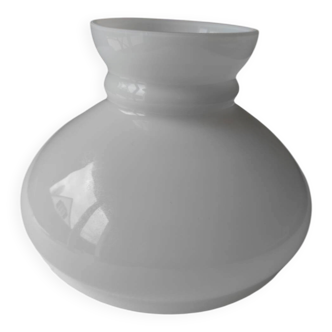 Globe in opaline, height 16.7 cm