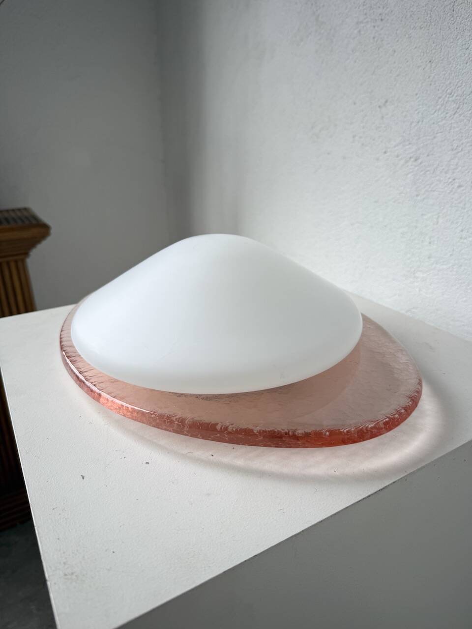 Pink glass wall lamp 1970s Gamma