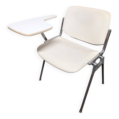 Chaise DSC 106 de Giancarlo Piretti pour Castelli à tablette amovible