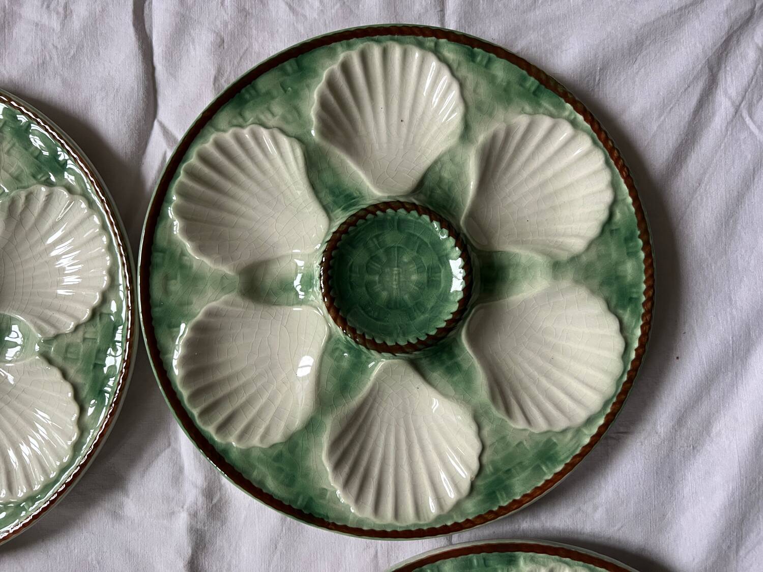 Chantilly oyster plates