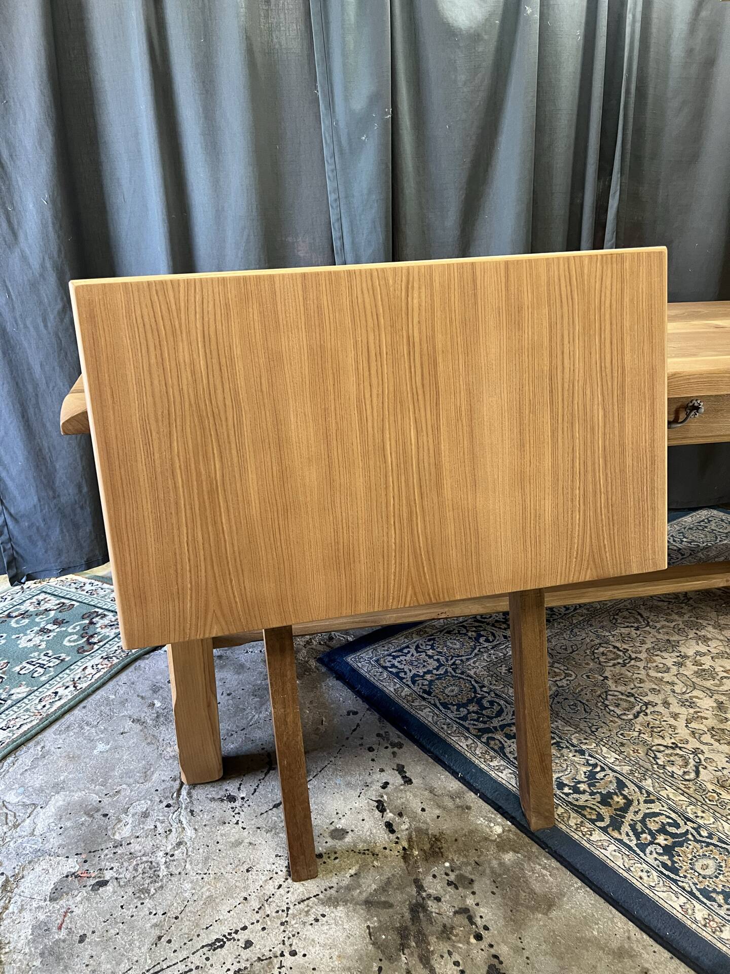 Antique extendable farmhouse table in solid elm, restored.