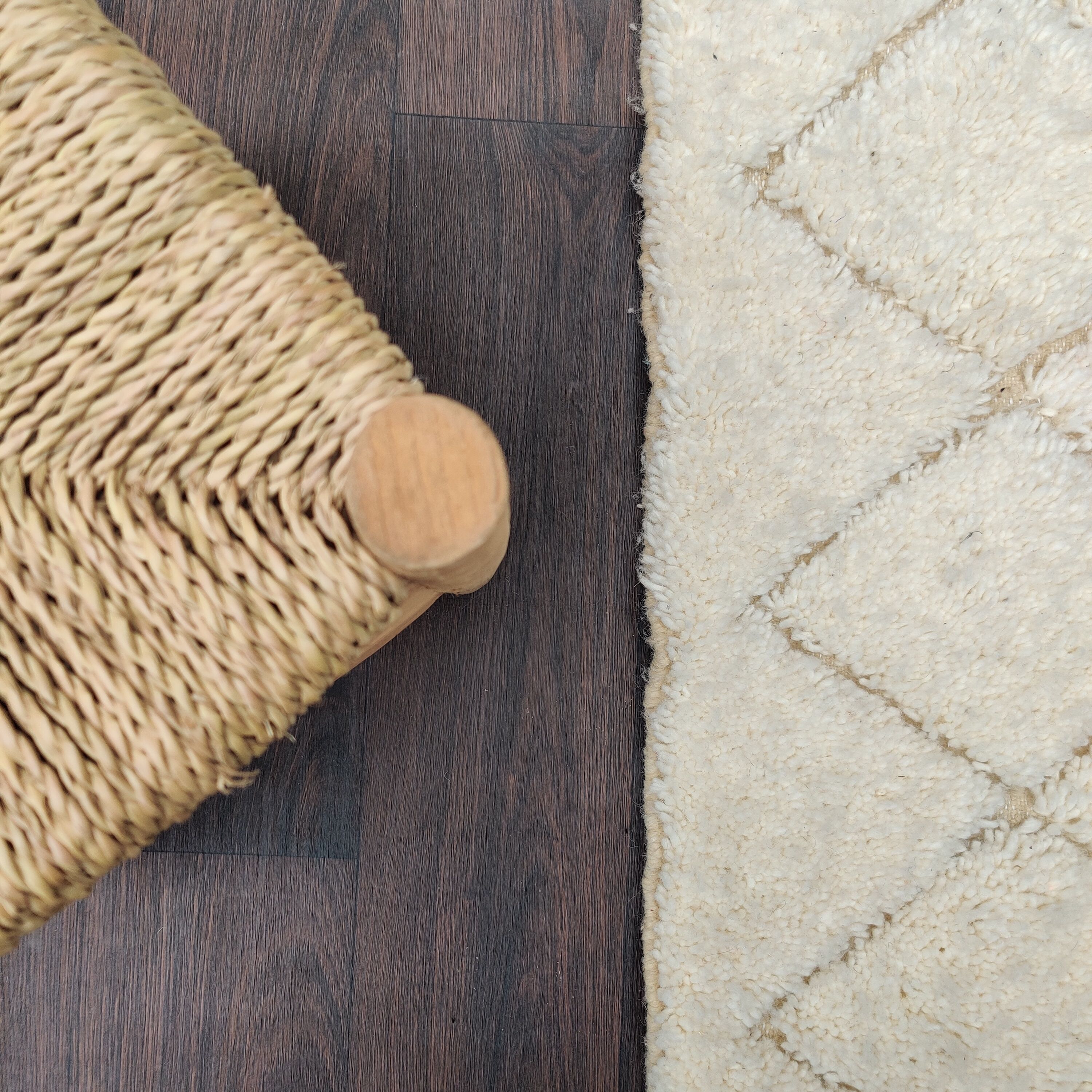 Berber carpet in white wool 105x170 cm