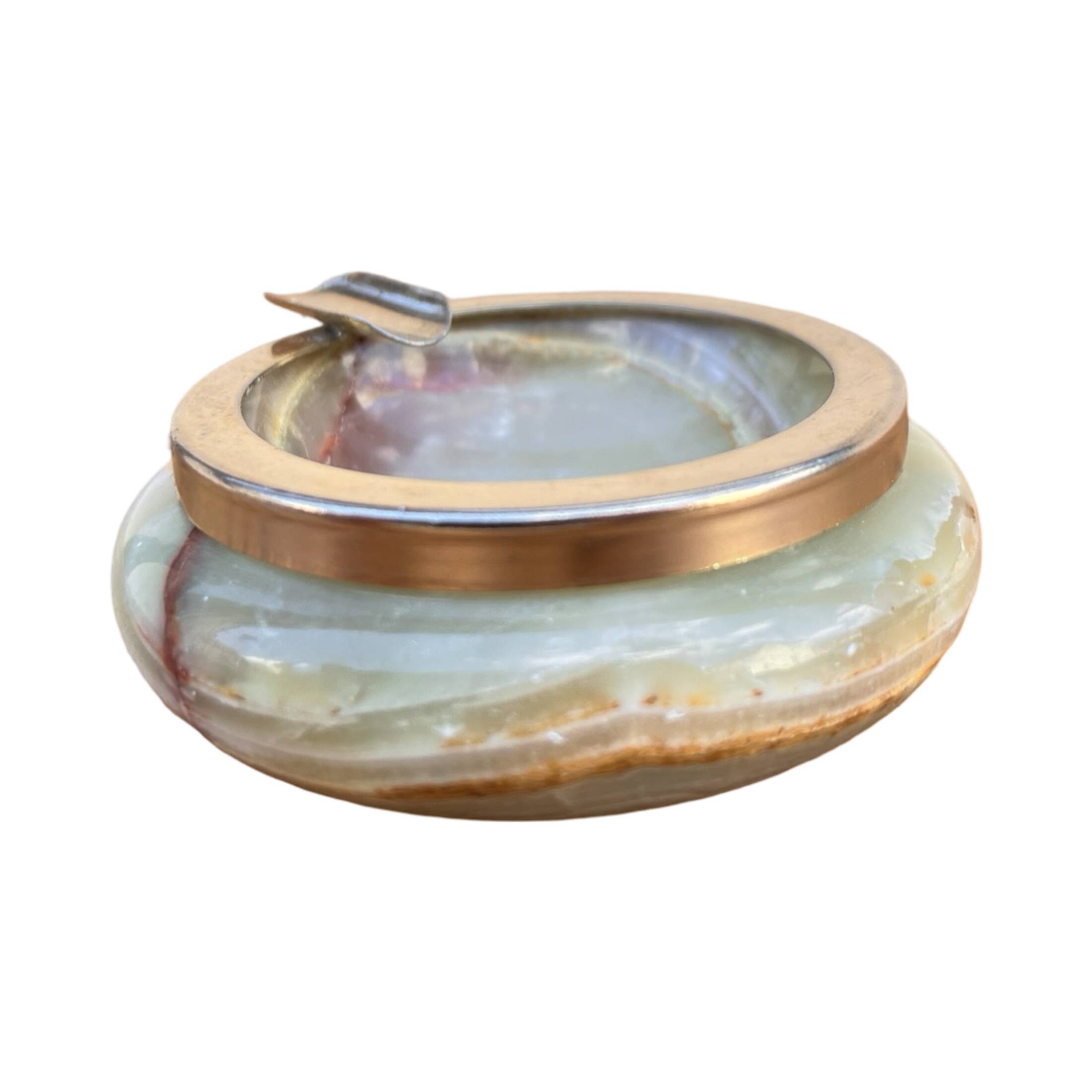 Small alabaster ashtray with brass fittings, Italy, 1970s.