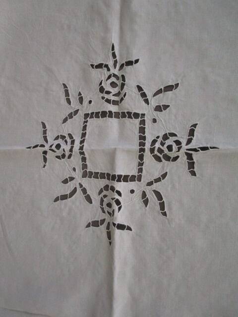Antique embroidered tea cloth 125x125cm