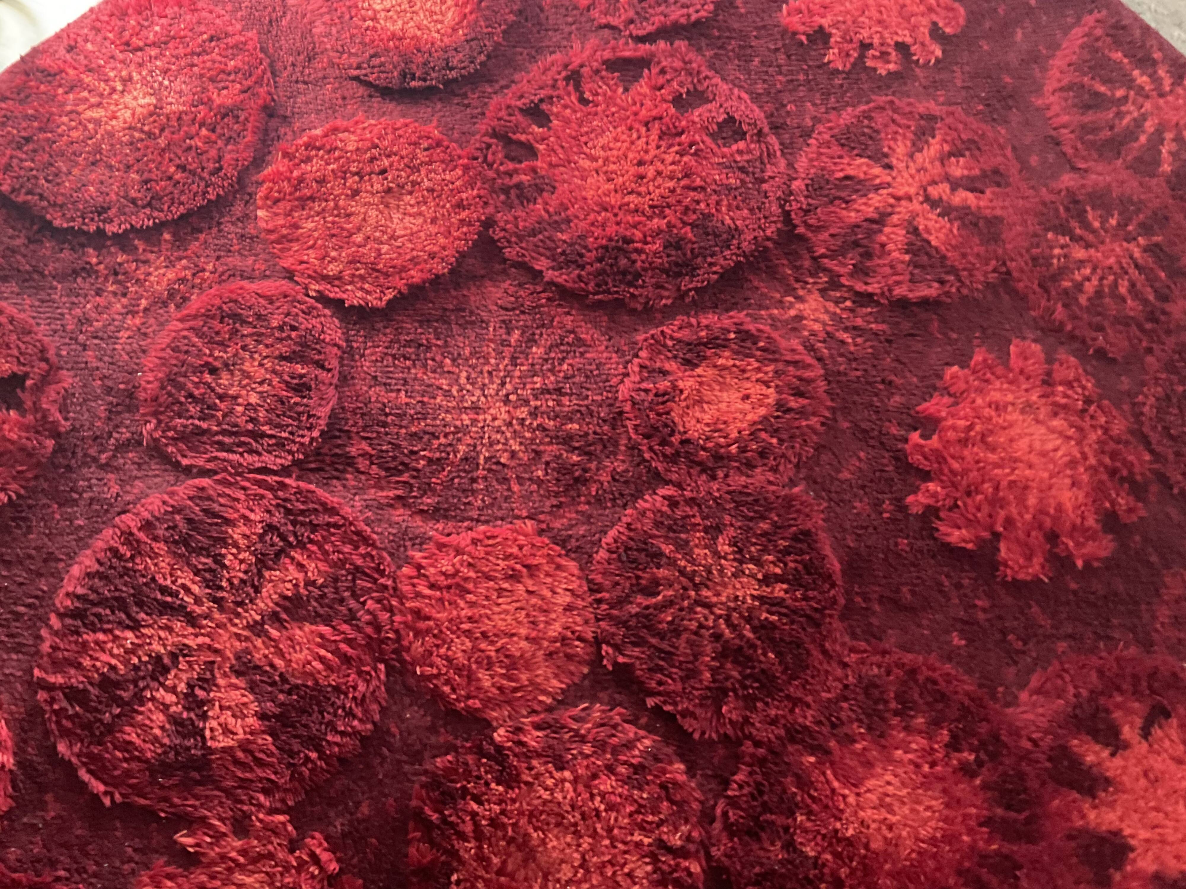 Round carpet 200cm from the 70s