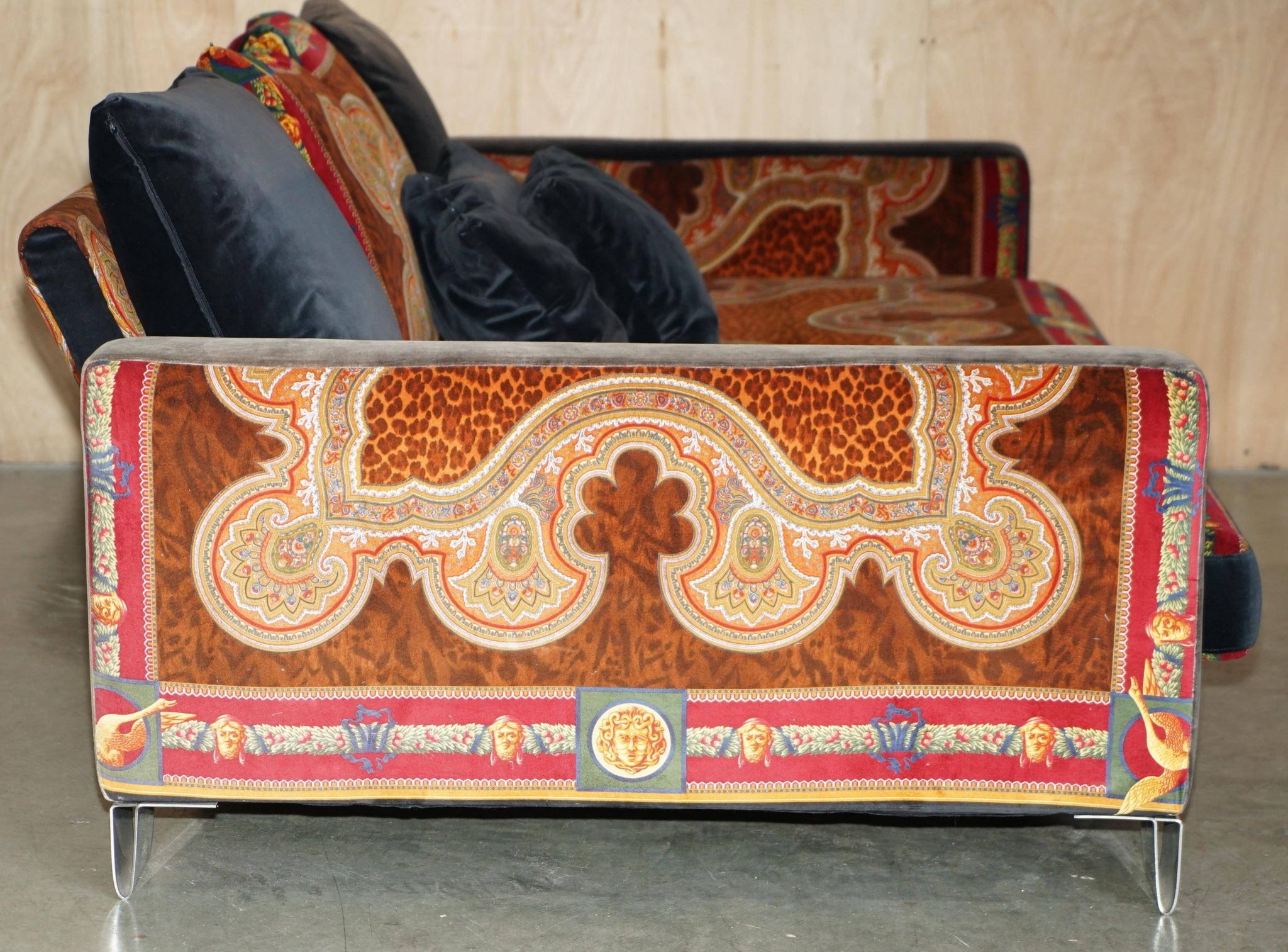 Adjustable canapé Ilian Rachov for Versace 2003, part of a suite.