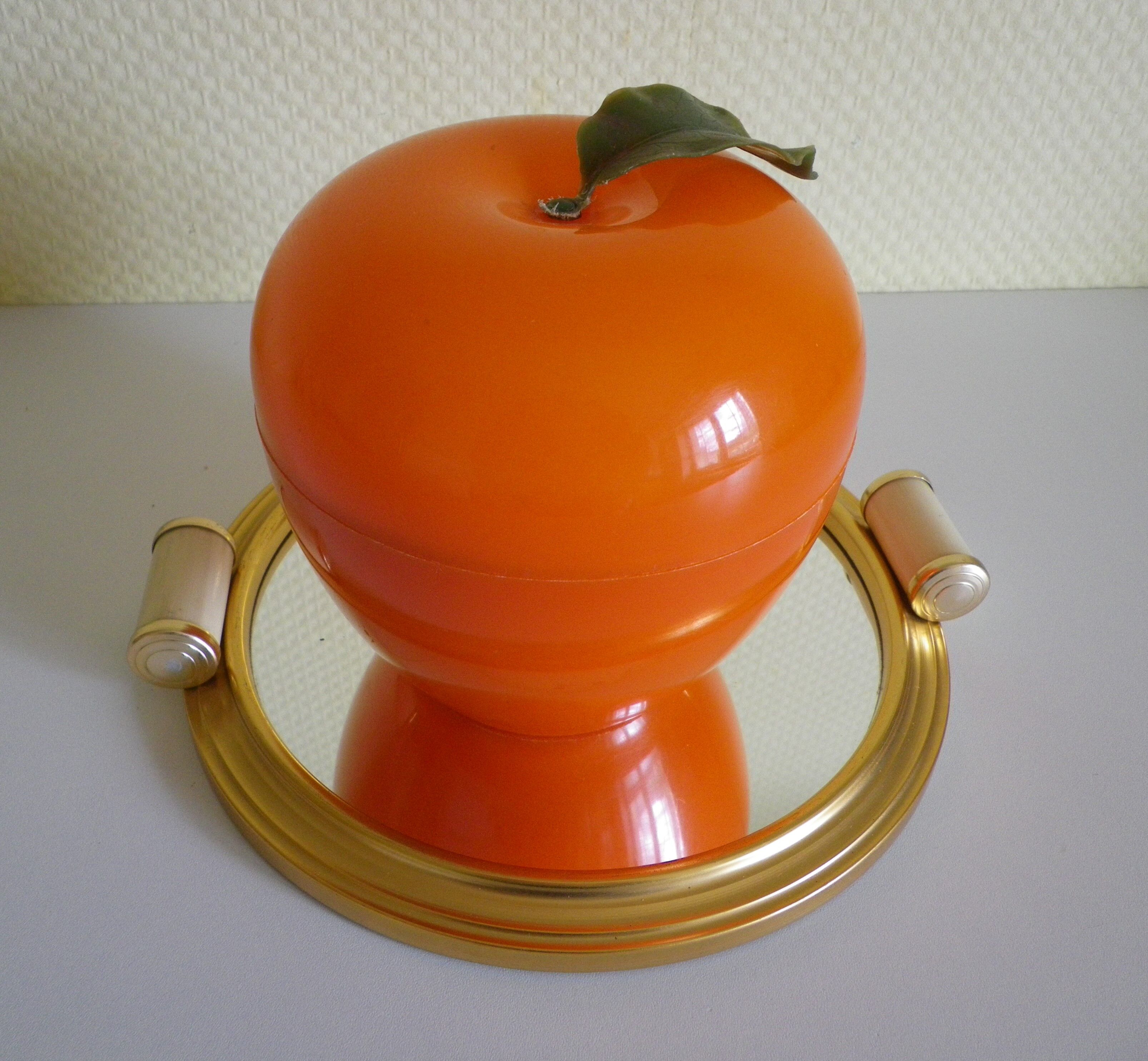 Orange "apple"-shaped ice bucket, typical of the 70s - France