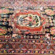 Antique Iranian oriental rug Bakhtiar Faradombeh: 3.37 X 2.13 meters. Early 20th century circa 1920/30