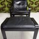 Fauteuil vintage IKEA années 1980 Cuir noir & ottoman