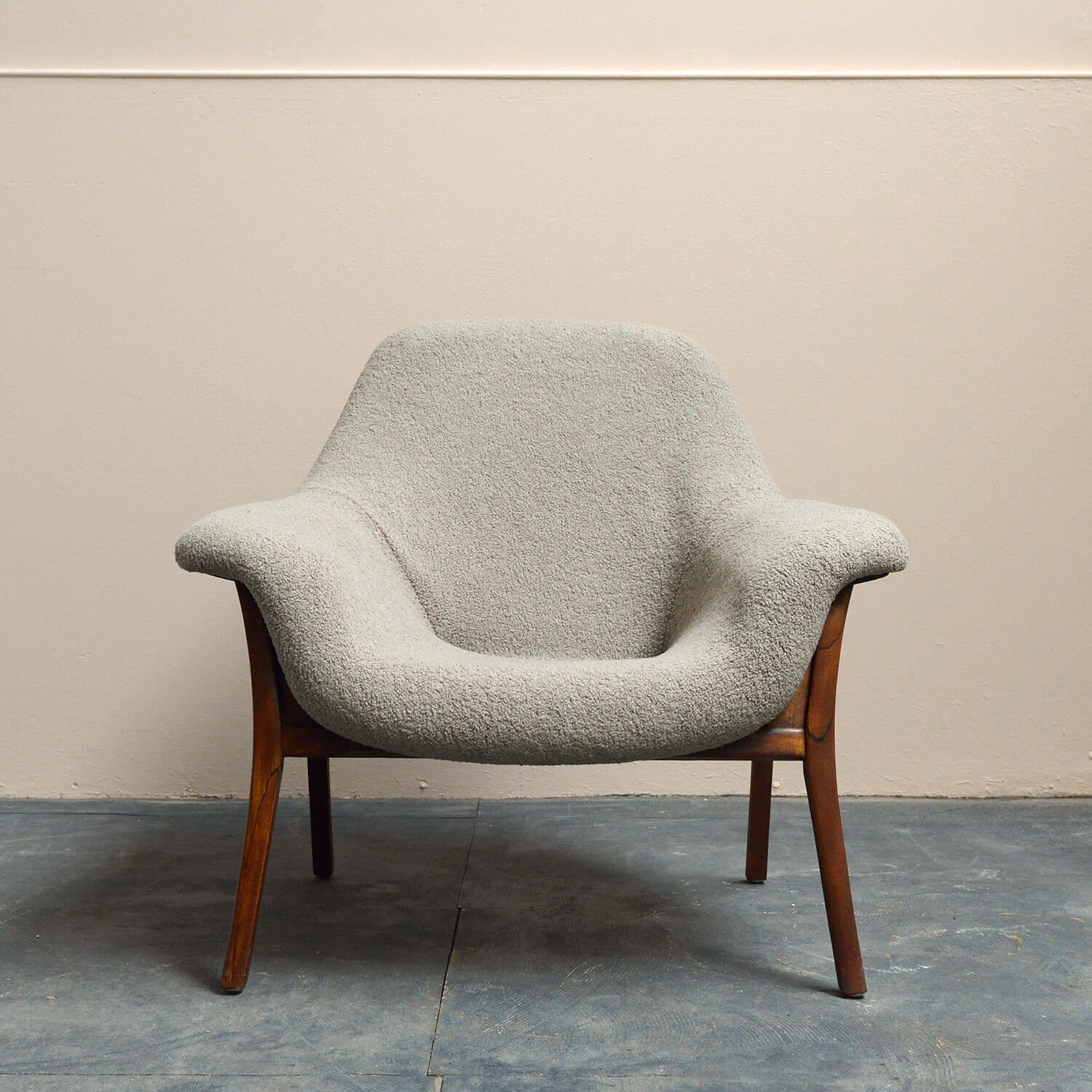 Pair of Mid-Century Fibreglass and Bouclé Lounge Chairs, 1960s