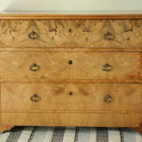 Louis Phillipe style chest of drawers in light walnut 20th century