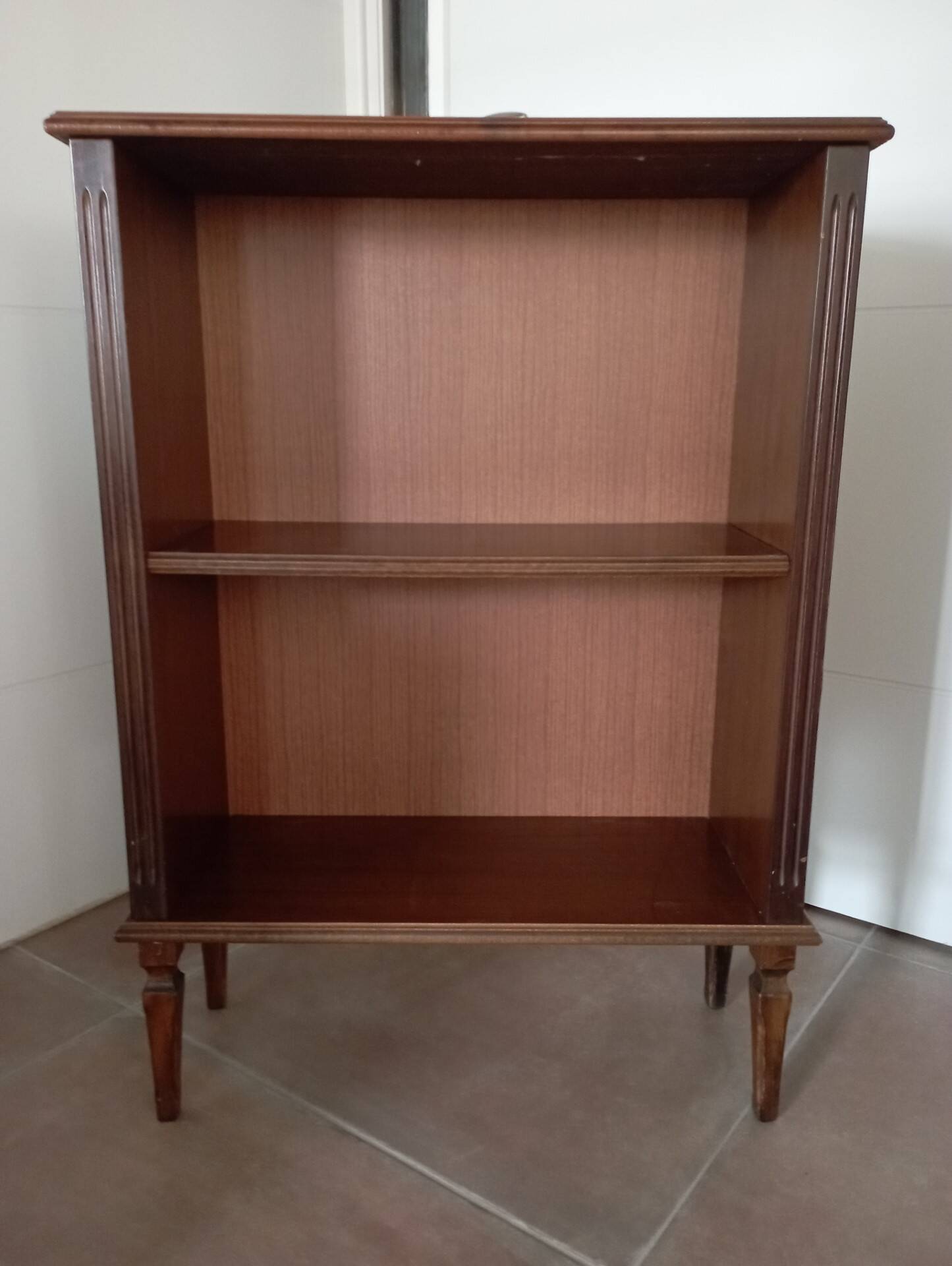 Bibus shelf unit